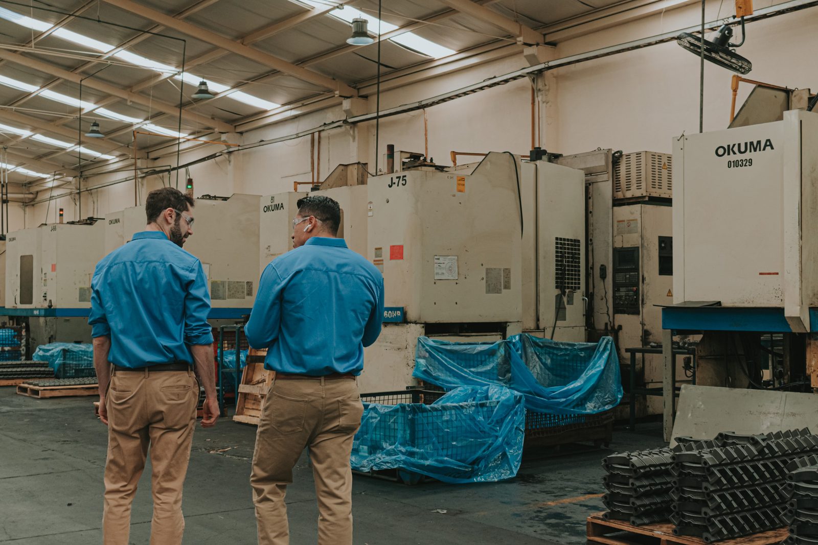 Machining centers running recurring programs in Monterrey